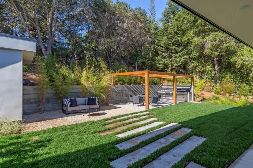 A Newly Sleek California Home in Woodside Asking for $15,500,000