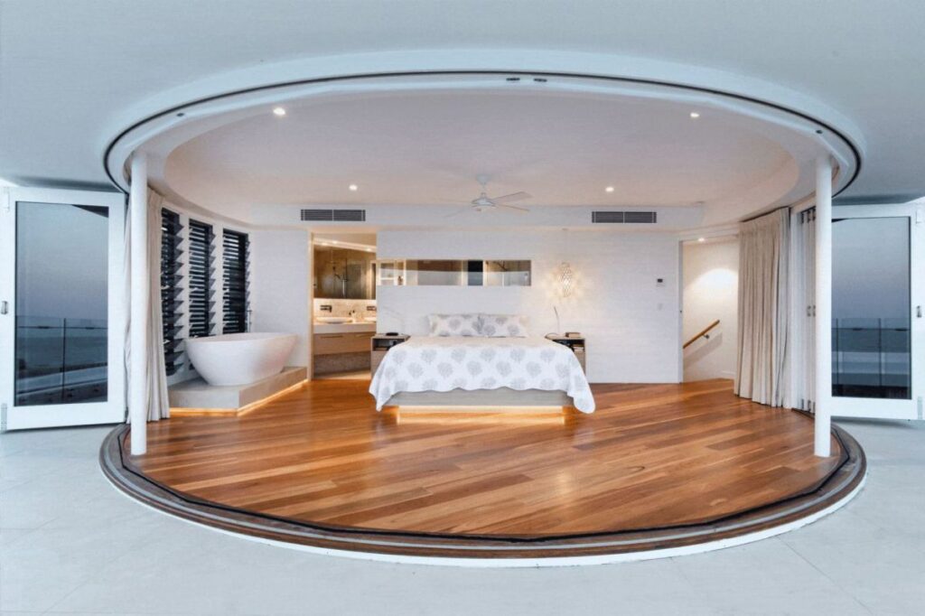 A Sensational Absolute Beachfront Home by Chris Clout Design