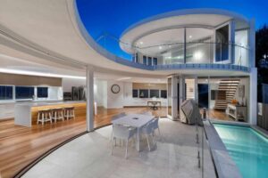 A Sensational Absolute Beachfront Home by Chris Clout Design 11
