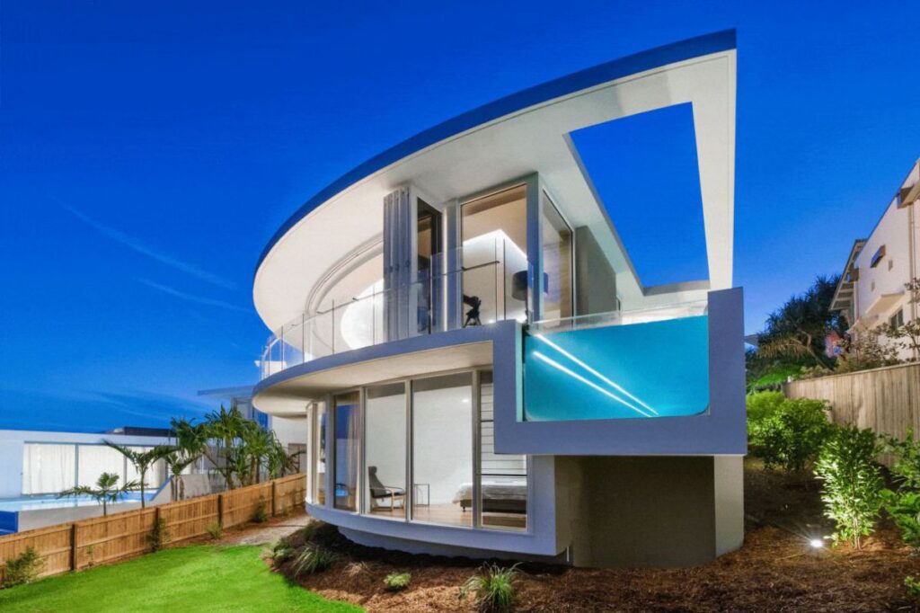 A Sensational Absolute Beachfront Home by Chris Clout Design