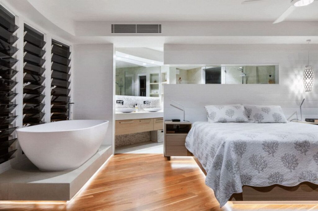 A Sensational Absolute Beachfront Home by Chris Clout Design
