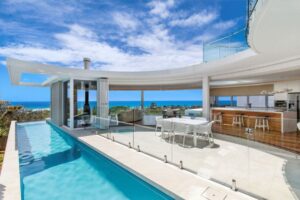 A Sensational Absolute Beachfront Home by Chris Clout Design 4