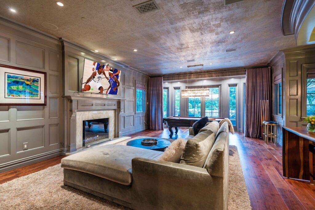 The Hamptons Style House is a Epic custom landmark estate with complete privacy and unobstructed fairway, lakes and mountain views now available for sale. This home located at 224 W Stafford Rd, Thousand Oaks, California; offering 5 bedrooms and 8 bathrooms with over 10,700 square feet of living spaces.