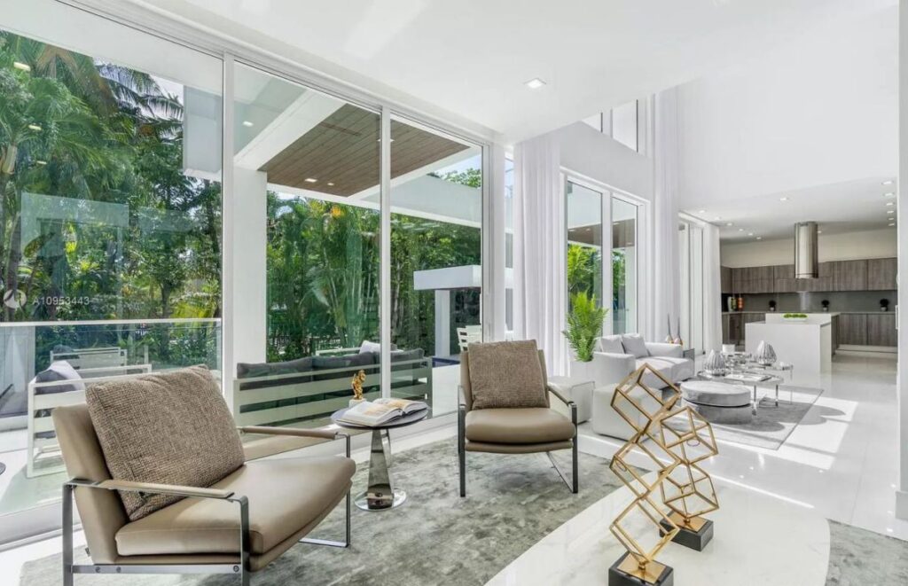 The Key Biscayne Home is a brand new construction is well thought out and finished in the most upscale fashion now available for sale. This home located at 200 Buttonwood Dr, Key Biscayne, Florida; offering 5 bedrooms and 7 bathrooms with over 3,500 square feet of living spaces.