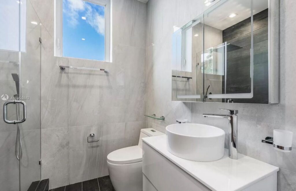 The Key Biscayne Home is a brand new construction is well thought out and finished in the most upscale fashion now available for sale. This home located at 200 Buttonwood Dr, Key Biscayne, Florida; offering 5 bedrooms and 7 bathrooms with over 3,500 square feet of living spaces.