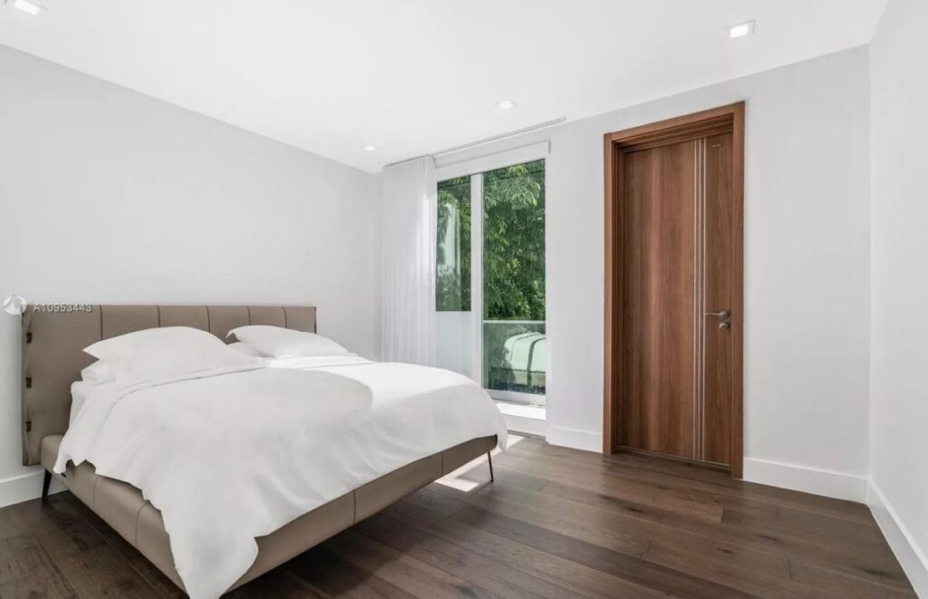 The Key Biscayne Home is a brand new construction is well thought out and finished in the most upscale fashion now available for sale. This home located at 200 Buttonwood Dr, Key Biscayne, Florida; offering 5 bedrooms and 7 bathrooms with over 3,500 square feet of living spaces.