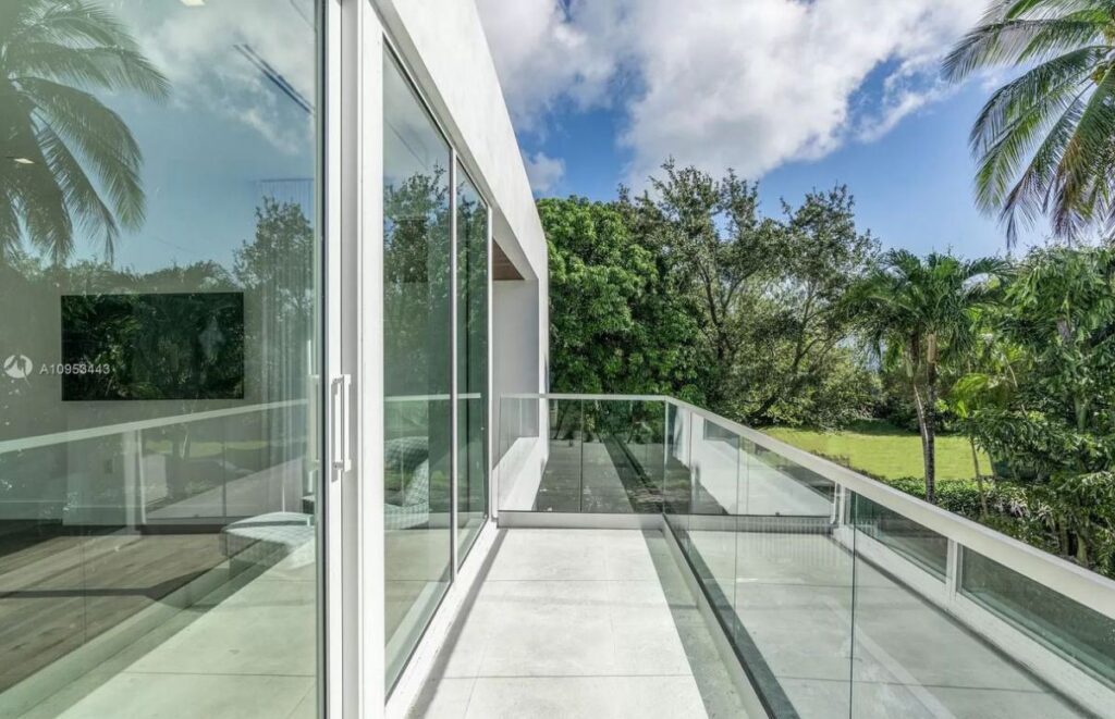 The Key Biscayne Home is a brand new construction is well thought out and finished in the most upscale fashion now available for sale. This home located at 200 Buttonwood Dr, Key Biscayne, Florida; offering 5 bedrooms and 7 bathrooms with over 3,500 square feet of living spaces.