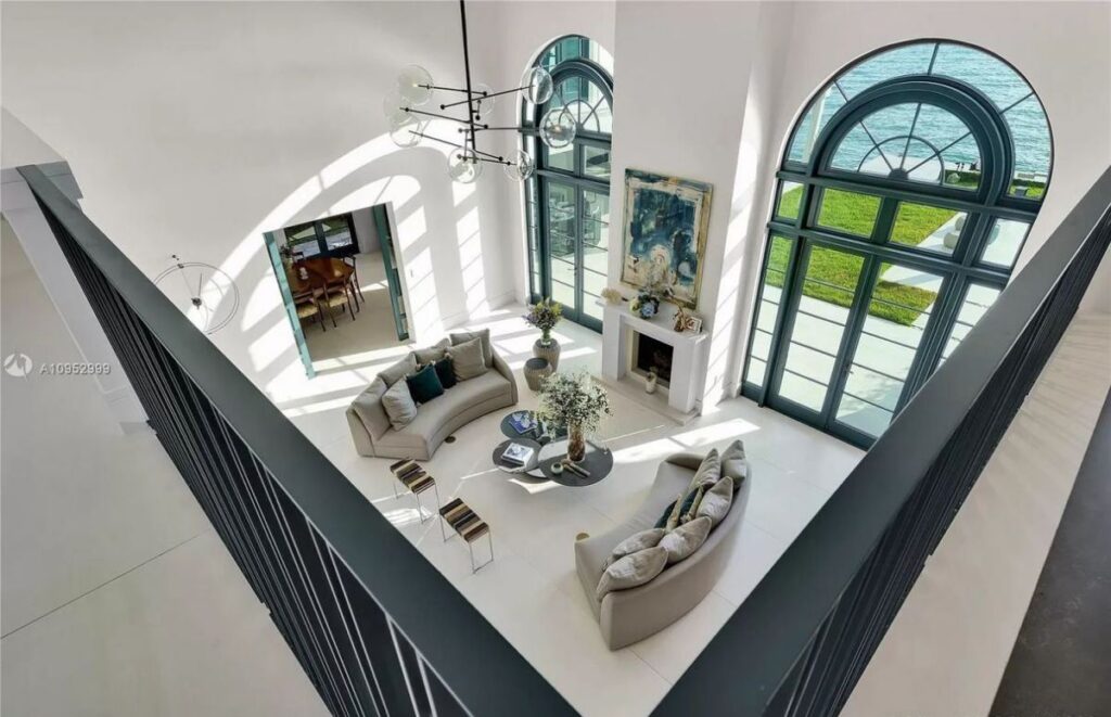 The House in Key Biscayne is a luxurious waterfront estate with spectacular daily sunset views and exquisite decoration now available for sale. This home located at 610 S Mashta Dr, Key Biscayne, Florida; offering 7 bedrooms and 7 bathrooms with over 6,400 square feet of living spaces.
