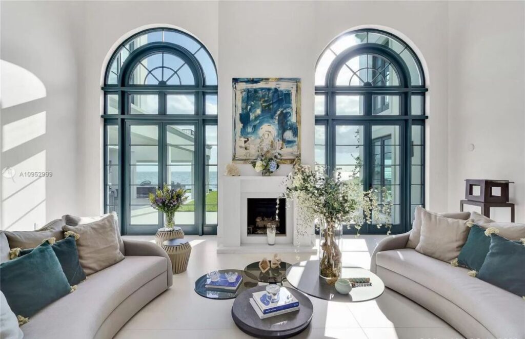 The House in Key Biscayne is a luxurious waterfront estate with spectacular daily sunset views and exquisite decoration now available for sale. This home located at 610 S Mashta Dr, Key Biscayne, Florida; offering 7 bedrooms and 7 bathrooms with over 6,400 square feet of living spaces.