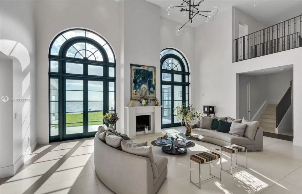 The House in Key Biscayne is a luxurious waterfront estate with spectacular daily sunset views and exquisite decoration now available for sale. This home located at 610 S Mashta Dr, Key Biscayne, Florida; offering 7 bedrooms and 7 bathrooms with over 6,400 square feet of living spaces.