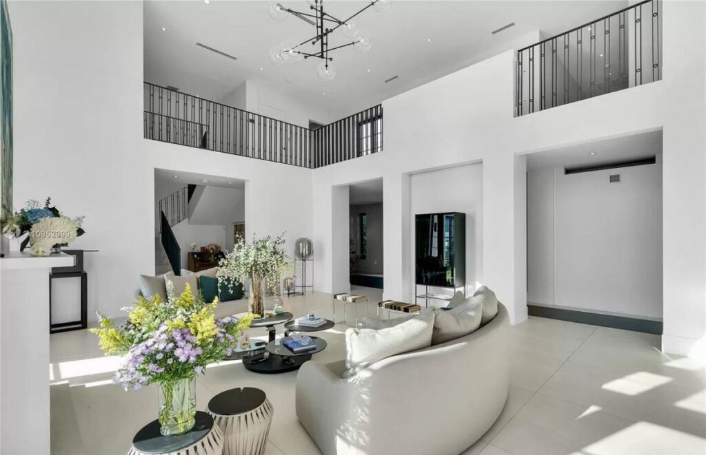 The House in Key Biscayne is a luxurious waterfront estate with spectacular daily sunset views and exquisite decoration now available for sale. This home located at 610 S Mashta Dr, Key Biscayne, Florida; offering 7 bedrooms and 7 bathrooms with over 6,400 square feet of living spaces.