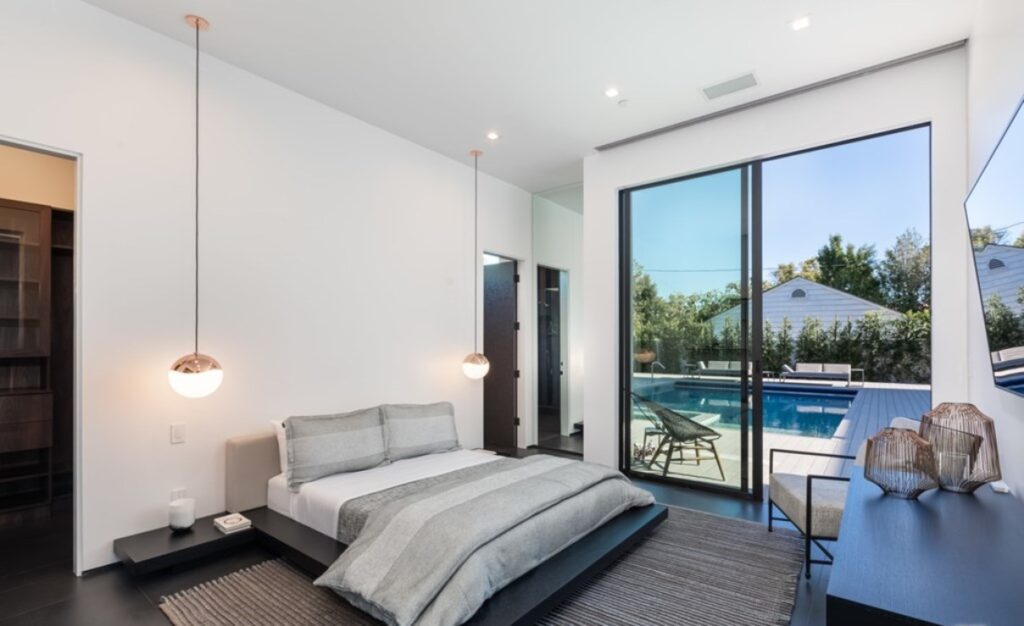 Inside A $21,995,000 Exquisitely Beverly Hills Home Just Hit The Market