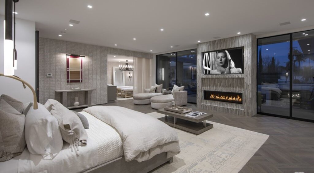 Inside A $21,995,000 Exquisitely Beverly Hills Home Just Hit The Market