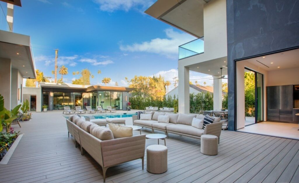 Inside A $21,995,000 Exquisitely Beverly Hills Home Just Hit The Market