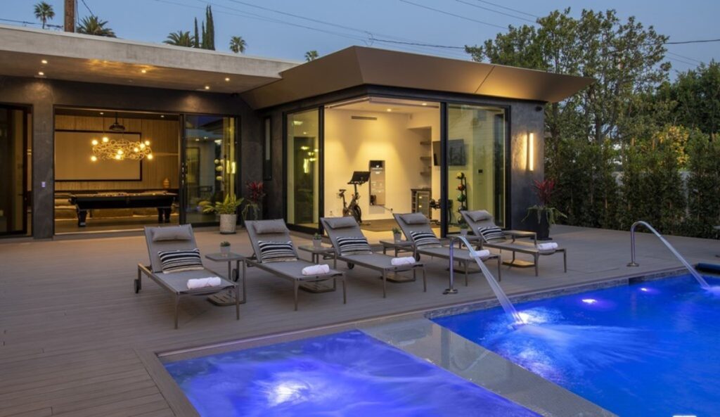 Inside A $21,995,000 Exquisitely Beverly Hills Home Just Hit The Market