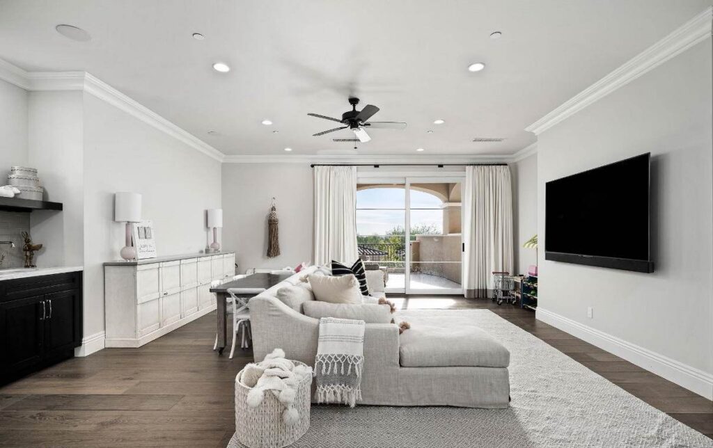 New Modern Mediterranean Home in Scottsdale Sells for $3,995,000