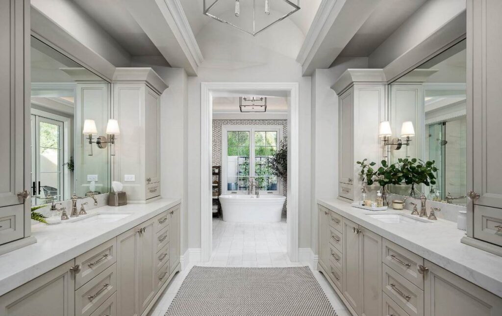 New Modern Mediterranean Home in Scottsdale Sells for $3,995,000