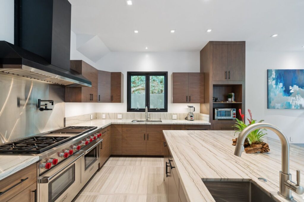 Stunning Organic Modern Home in Los Angeles Sells for $4,995,000