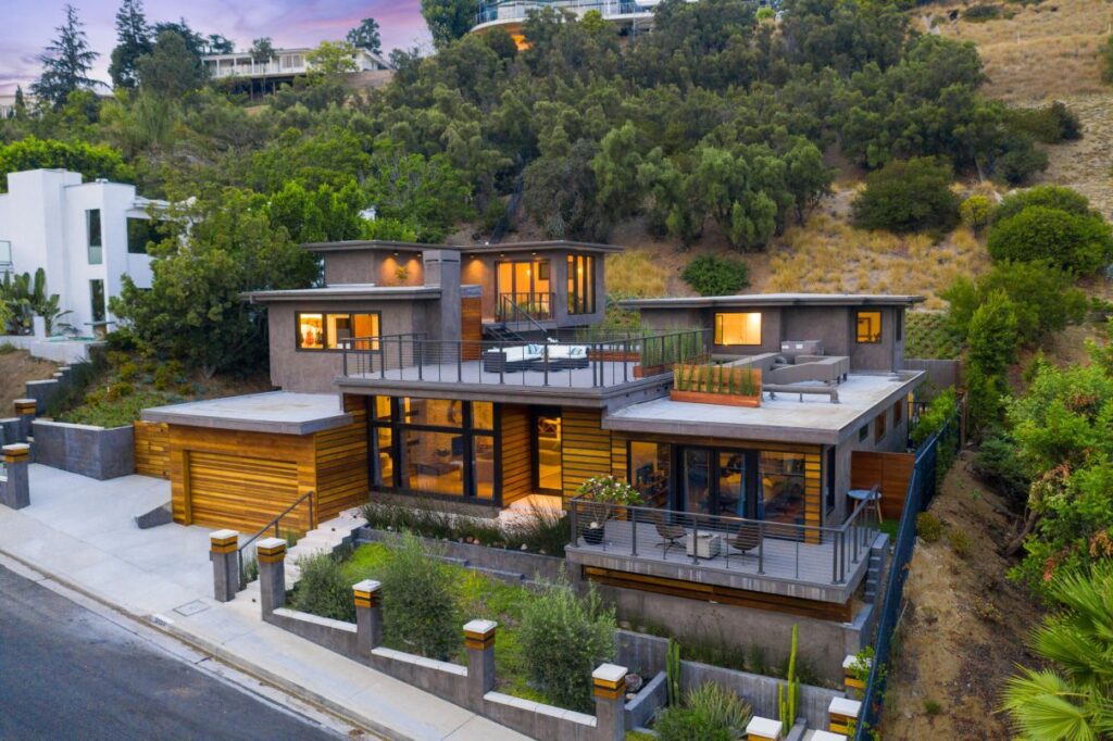 Stunning Organic Modern Home in Los Angeles Sells for $4,995,000