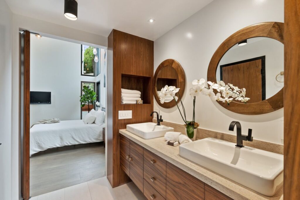 Stunning Organic Modern Home in Los Angeles Sells for $4,995,000