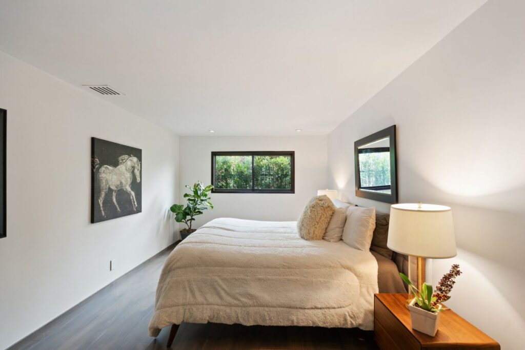 Stunning Organic Modern Home in Los Angeles Sells for $4,995,000