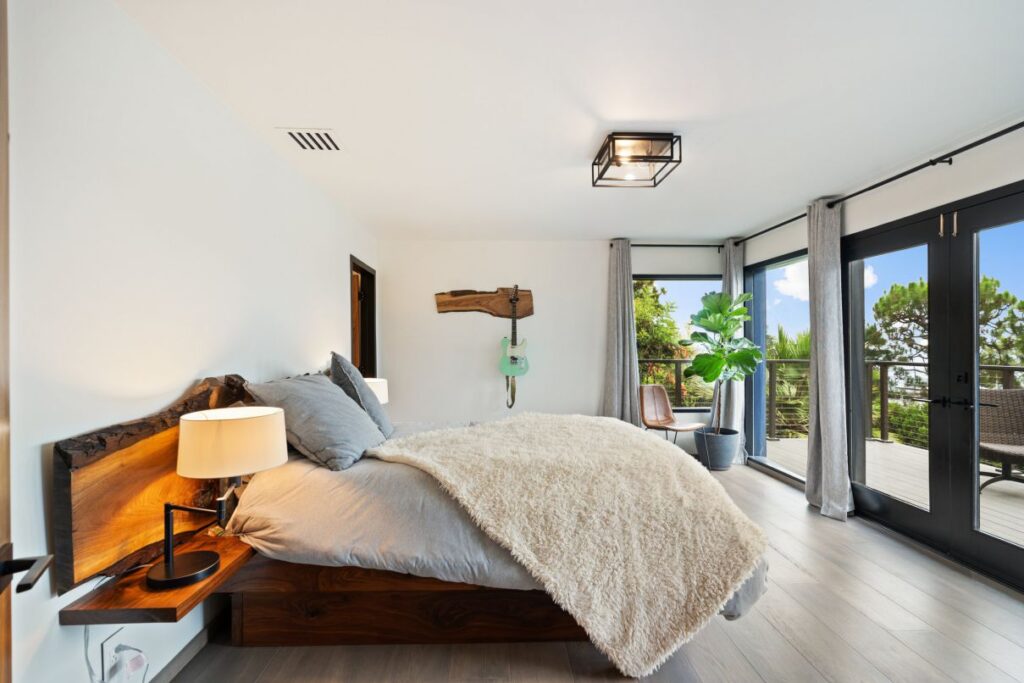 Stunning Organic Modern Home in Los Angeles Sells for $4,995,000