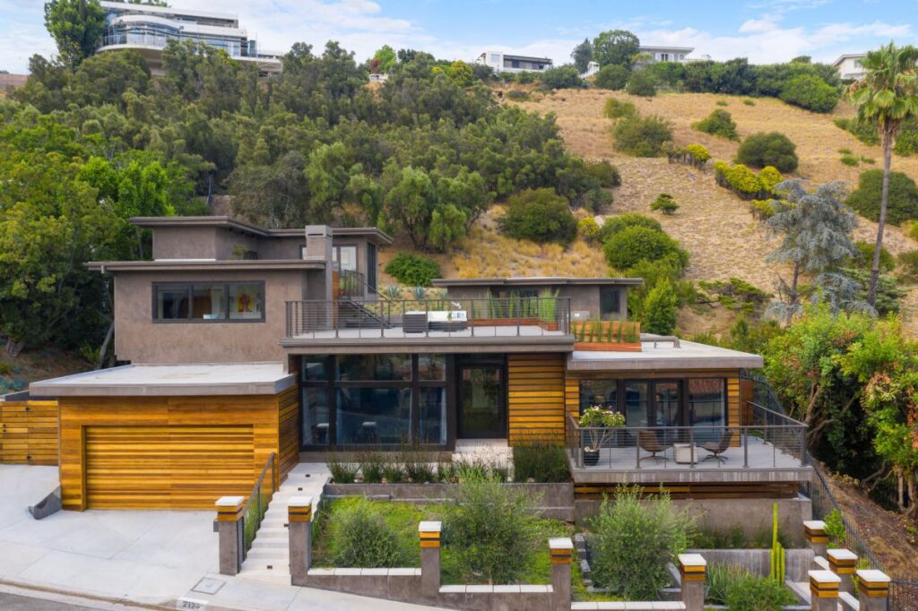 Stunning Organic Modern Home in Los Angeles Sells for $4,995,000
