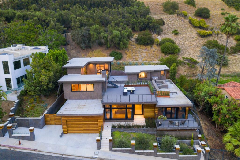Stunning Organic Modern Home in Los Angeles Sells for $4,995,000