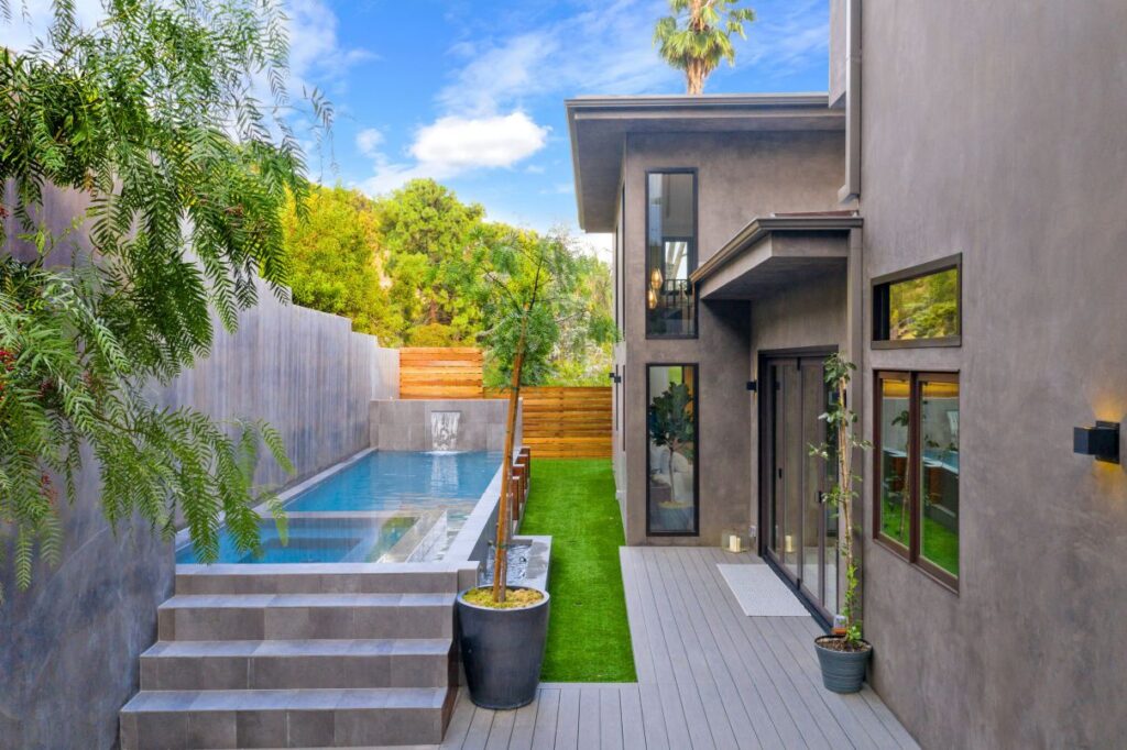 Stunning Organic Modern Home in Los Angeles Sells for $4,995,000