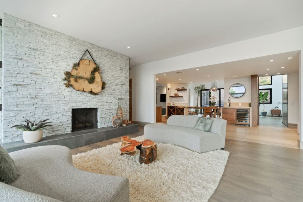 Stunning Organic Modern Home in Los Angeles Sells for $4,995,000