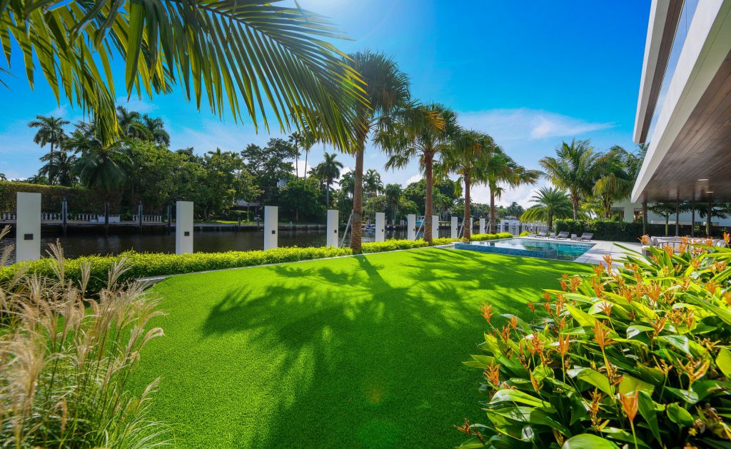 The Fort Lauderdale House is a luxurious property has amazing pool and waterfront views of stunning simplicity and sophistication now available for sale. This home located at 188 Nurmi Dr, Fort Lauderdale, Florida; offering 6 bedrooms and 7 bathrooms with over 7,500 square feet of living spaces.