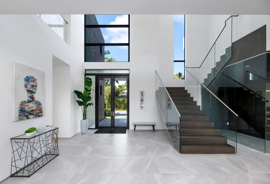 The Fort Lauderdale House is a luxurious property has amazing pool and waterfront views of stunning simplicity and sophistication now available for sale. This home located at 188 Nurmi Dr, Fort Lauderdale, Florida; offering 6 bedrooms and 7 bathrooms with over 7,500 square feet of living spaces.