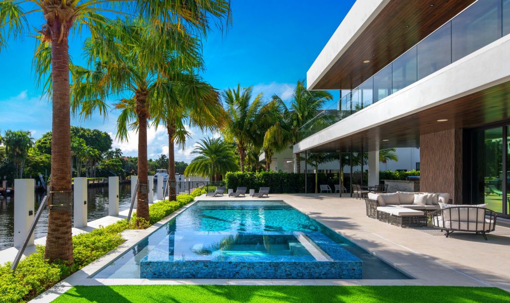 The Fort Lauderdale House is a luxurious property has amazing pool and waterfront views of stunning simplicity and sophistication now available for sale. This home located at 188 Nurmi Dr, Fort Lauderdale, Florida; offering 6 bedrooms and 7 bathrooms with over 7,500 square feet of living spaces.