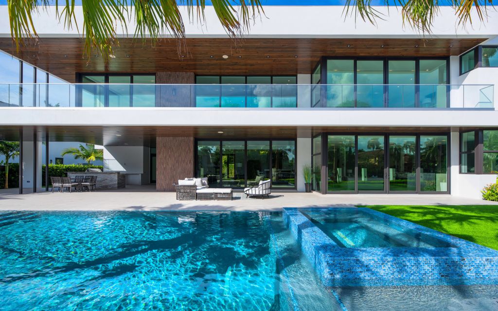 The Fort Lauderdale House is a luxurious property has amazing pool and waterfront views of stunning simplicity and sophistication now available for sale. This home located at 188 Nurmi Dr, Fort Lauderdale, Florida; offering 6 bedrooms and 7 bathrooms with over 7,500 square feet of living spaces.