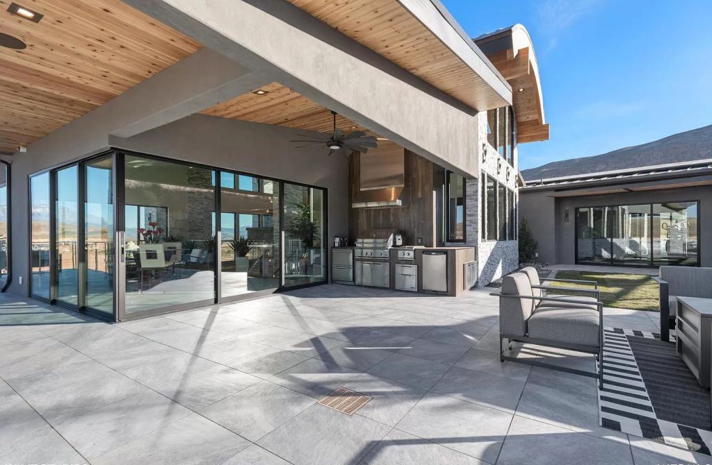 The Home in Utah is a luxurious home boasts the finest of finishes and taste in every square inch now available for sale. This home located at 3652 S Cypress Point Rd, Hurricane, Utah; offering 4 bedrooms and 5 bathrooms with over 6,000 square feet of living spaces.