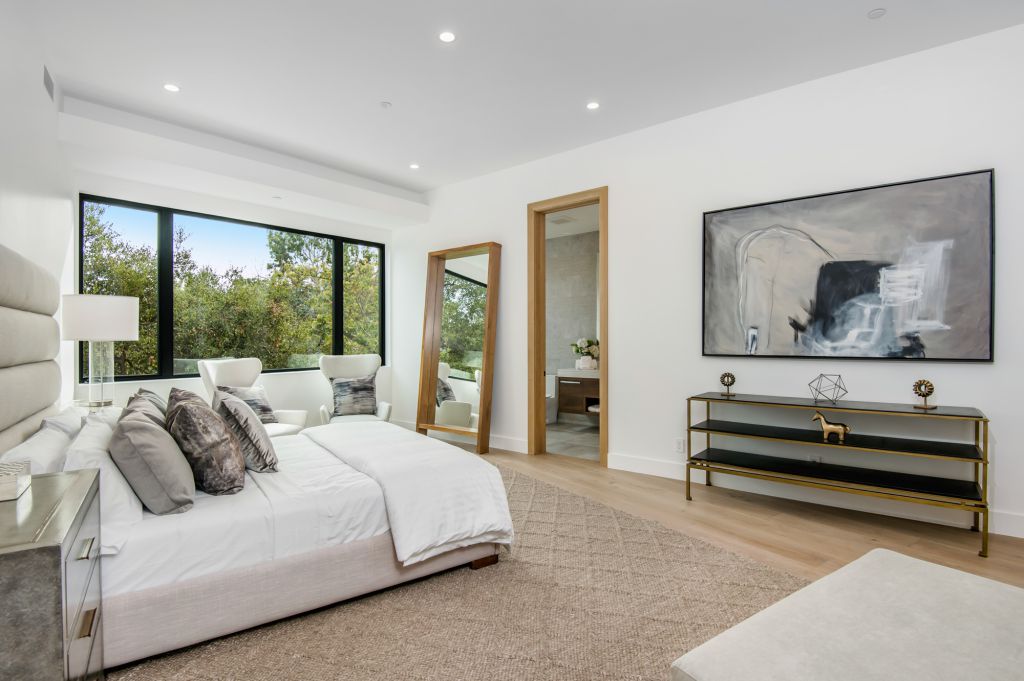 The House in Encino is a newly constructed contemporary masterpiece with unobstructed views in the coveted Royal Oaks now available for sale. This home located at 3950 Royal Oak Pl, Encino, California; offering 8 bedrooms and 14 bathrooms with over 13,000 square feet of living spaces
