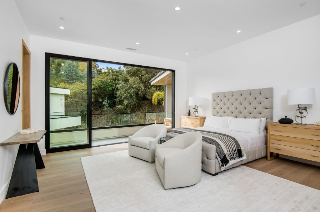 The House in Encino is a newly constructed contemporary masterpiece with unobstructed views in the coveted Royal Oaks now available for sale. This home located at 3950 Royal Oak Pl, Encino, California; offering 8 bedrooms and 14 bathrooms with over 13,000 square feet of living spaces