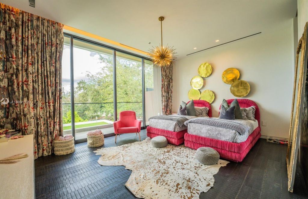 The Coral Gables House is a luxurious estate in gated amenity-rich Islands of Cocoplum now available for sale. This home located at 132 Paloma Dr, Coral Gables, Florida; offering 5 bedrooms and 6 bathrooms with over 6,300 square feet of living spaces.