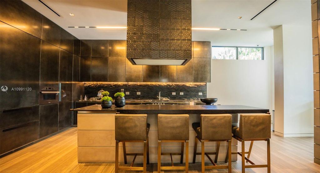 The Coral Gables House is a luxurious estate in gated amenity-rich Islands of Cocoplum now available for sale. This home located at 132 Paloma Dr, Coral Gables, Florida; offering 5 bedrooms and 6 bathrooms with over 6,300 square feet of living spaces.