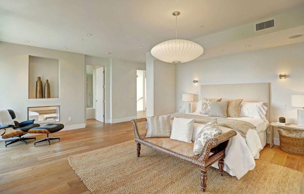 The Contemporary Home in Pacific Palisades is a luxurious residence with panoramic ocean views now available for sale. This home located at 14635 Whitfield Ave, Pacific Palisades, California; offering 6 bedrooms and 8 bathrooms with over 6,500 square feet of living spaces.