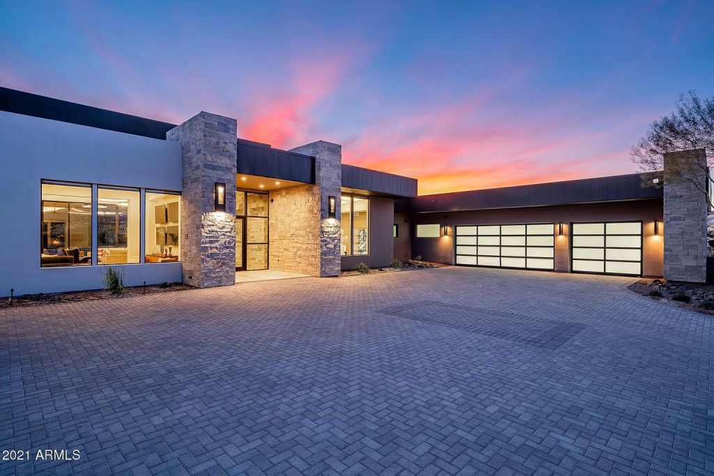The Home in Paradise Valley in one of the most desirable areas with incredible views of Camelback Mountain now available for sale. This home located at 7019 N 69th Pl, Paradise Valley, Arizona; offering 4 bedrooms and 5 bathrooms with over 6,500 square feet of living spaces.
