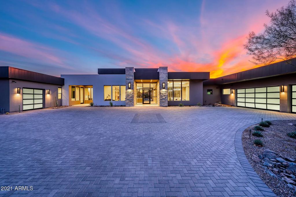 The Home in Paradise Valley in one of the most desirable areas with incredible views of Camelback Mountain now available for sale. This home located at 7019 N 69th Pl, Paradise Valley, Arizona; offering 4 bedrooms and 5 bathrooms with over 6,500 square feet of living spaces.