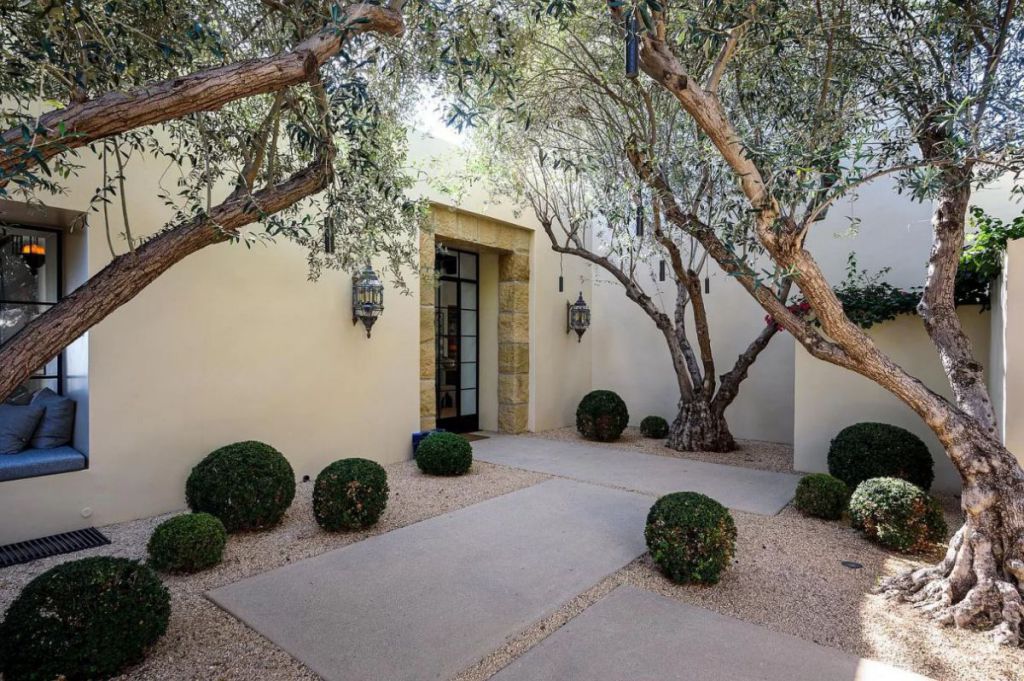 Santa Barbara Home Showcasing Enchanting Ocean for Sale 22000000 8