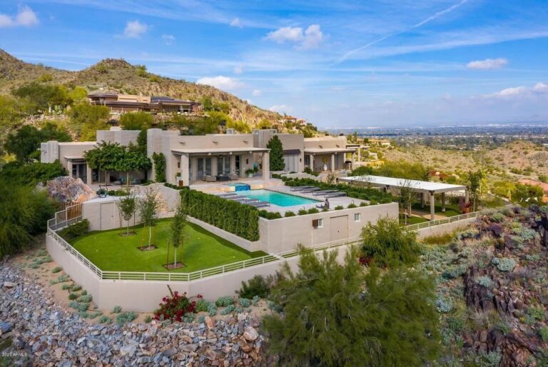 Stunning Paradise Valley Home with Unobstructed Lines of Sight ...