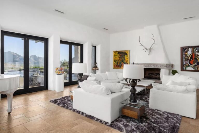 Stunning Paradise Valley Home with Unobstructed Lines of Sight ...