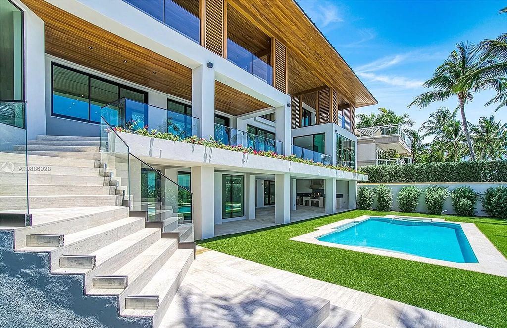 This 17900000 Modern Florida Mansion is Truly Entertainers Paradise 9
