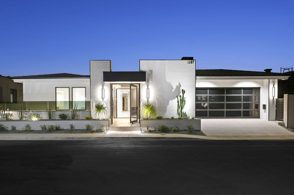 This 19100000 California House is A Remarkable Residence of Luxury 37