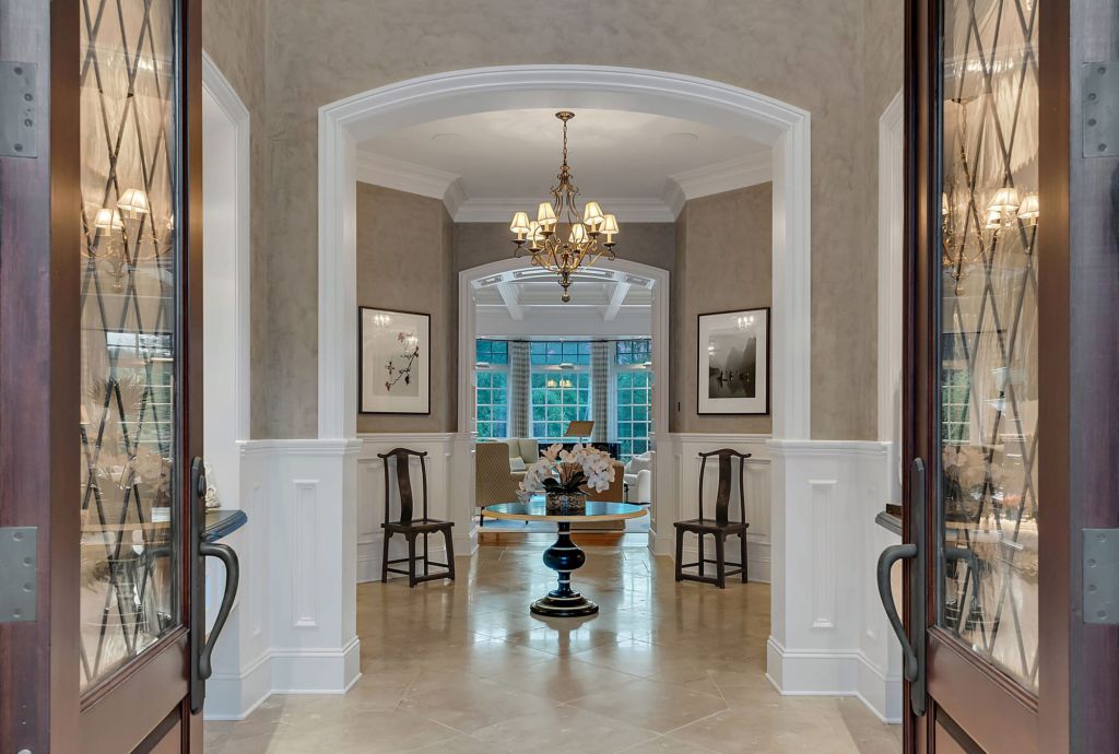 This 8500000 New York Home has An Unique Violin Shaped Pool 10