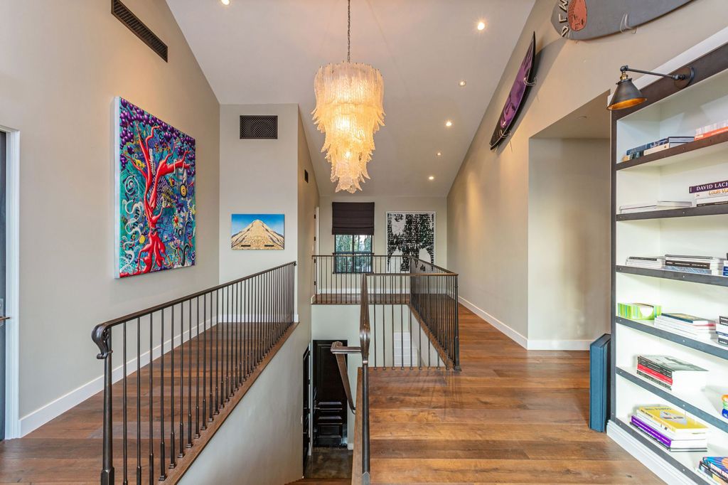 The Modern Farmhouse in Los Angeles is a private gated celebrity compound with large motor court in the Sunset Strip now available for sale. This home located at 1500 Forest Knoll Dr, Los Angeles, California; offering 5 bedrooms and 7 bathrooms with over 6,300 square feet of living spaces.