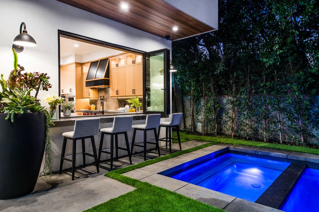 The Modern Farmhouse is a truly marvelous home in a coveted enclave of Studio City with manicured landscaping now available for sale. This home located at 12731 Bloomfield St, Studio City, California; offering 5 bedrooms and 7 bathrooms with over 4,200 square feet of living spaces.